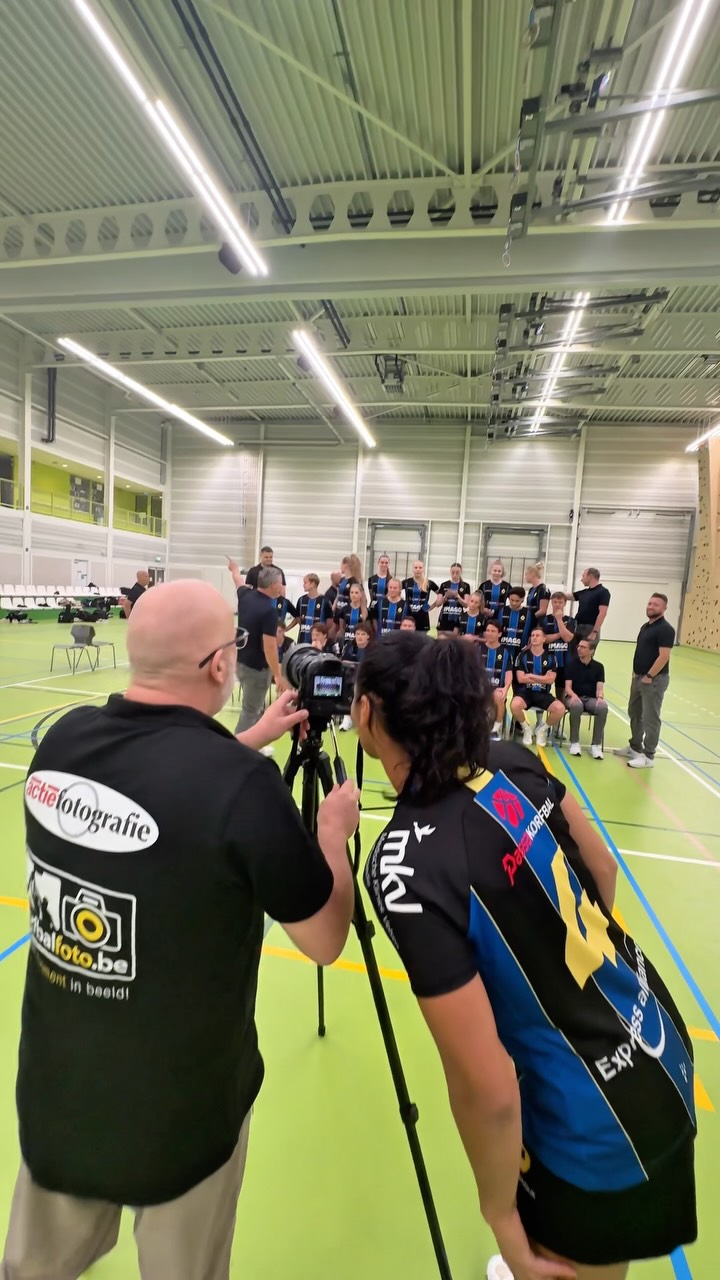 𝗦𝗵𝗼𝗼𝘁𝗱𝗮𝘆!📸
Afgelopen week was het tijd voor de officiële teamfoto en portretfoto’s! 

Het resultaat? Check onze insta! 

#wijzijnKZ #KZselectie #teamfoto